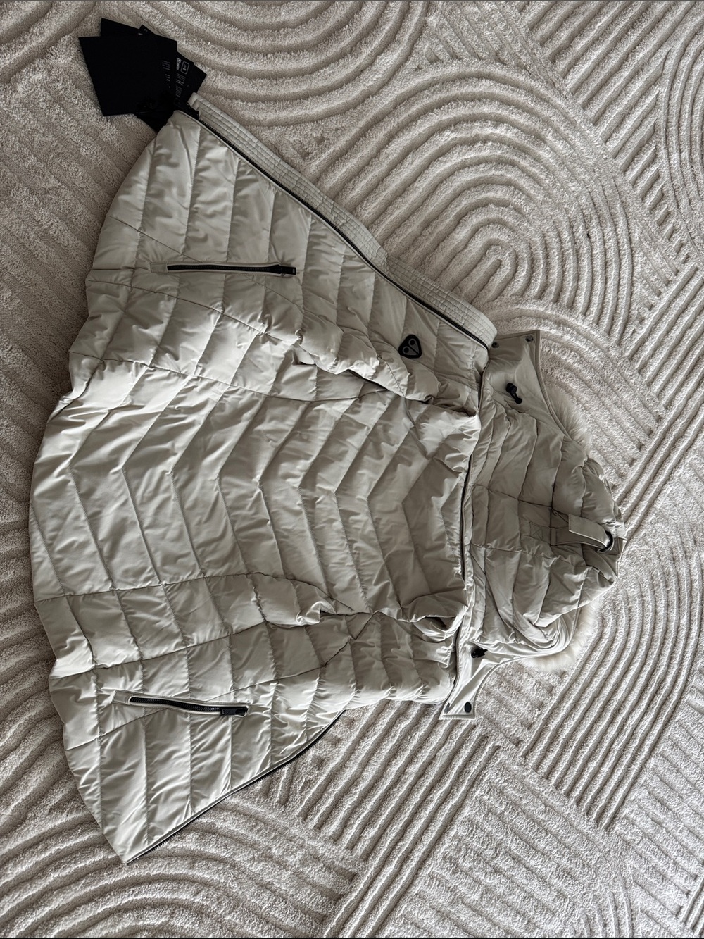 Moose Knuckles Women's Light Cream Quilted Puffer Vest with Faux Fur Hood - Picture 5 of 13